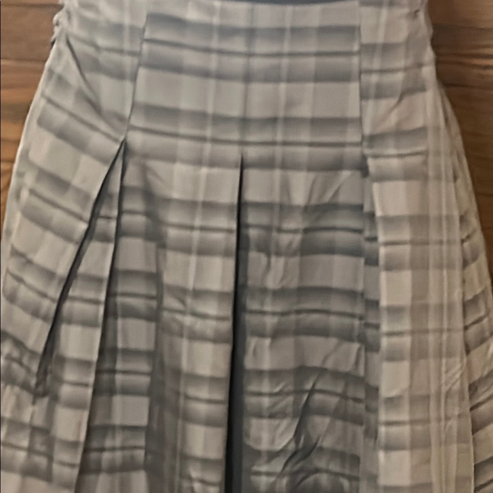 Chic A-Line Plaid Skirt in Gray - Picture 2 of 5